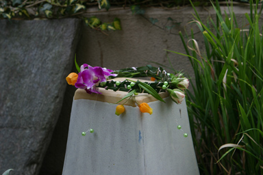 Headdress for a flower girl