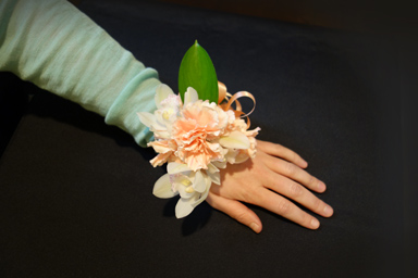 Floral wristlet