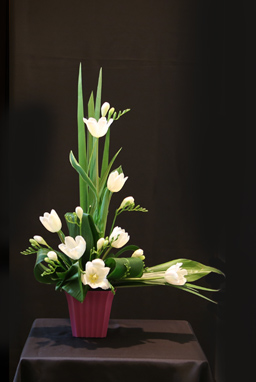 L-shaped, asymmetrical arrangement