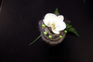 胡蝶蘭のボタンホール　ウールベース